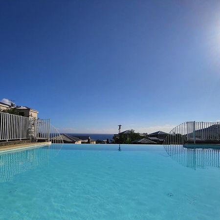 L'Instant Evasion, Studio Avec Terrasse, Piscine ! Saint-Gilles-les Bains Bagian luar foto