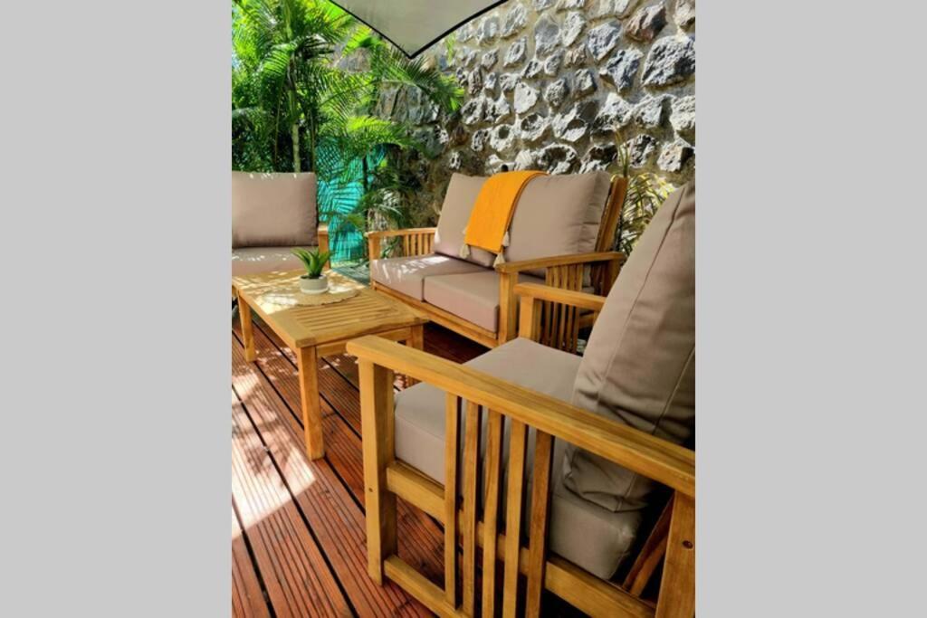 L'Instant Evasion, Studio Avec Terrasse, Piscine ! Saint-Gilles-les Bains Bagian luar foto
