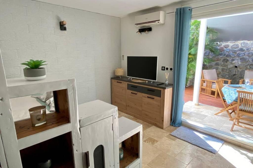 L'Instant Evasion, Studio Avec Terrasse, Piscine ! Saint-Gilles-les Bains Bagian luar foto